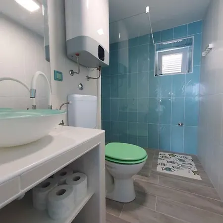 In 14224 Apartment Novi Vinodolski