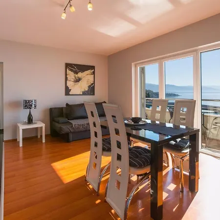 Apartment In 14224 *